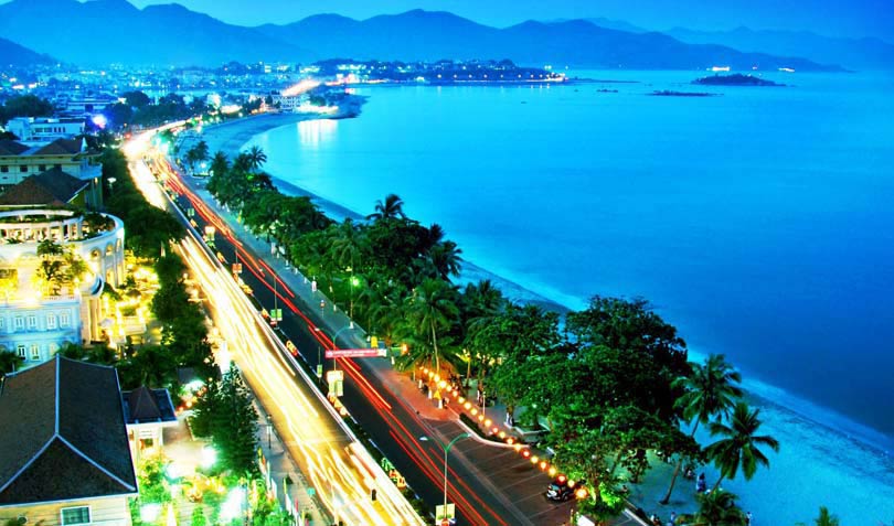 Hon Tam Island